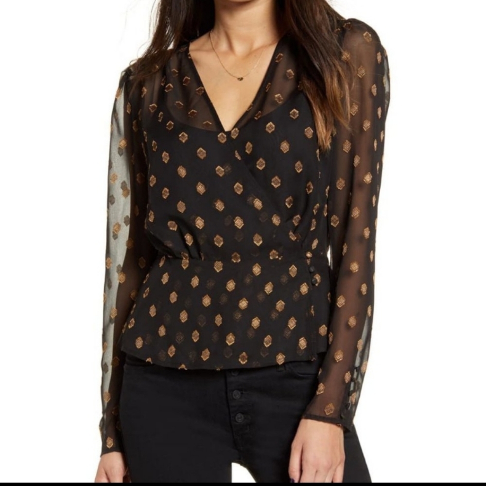 Chelsea 28 Texture Geo Dot Top